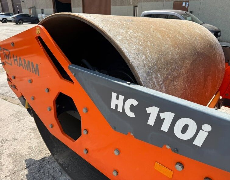 HAMM  HC110i **IMPECCABLE-LIKE NEW**